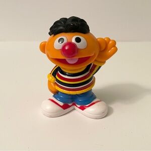 Sesame Street Ernie 3" PVC Figure Hasbro 2010 Waving Figurine